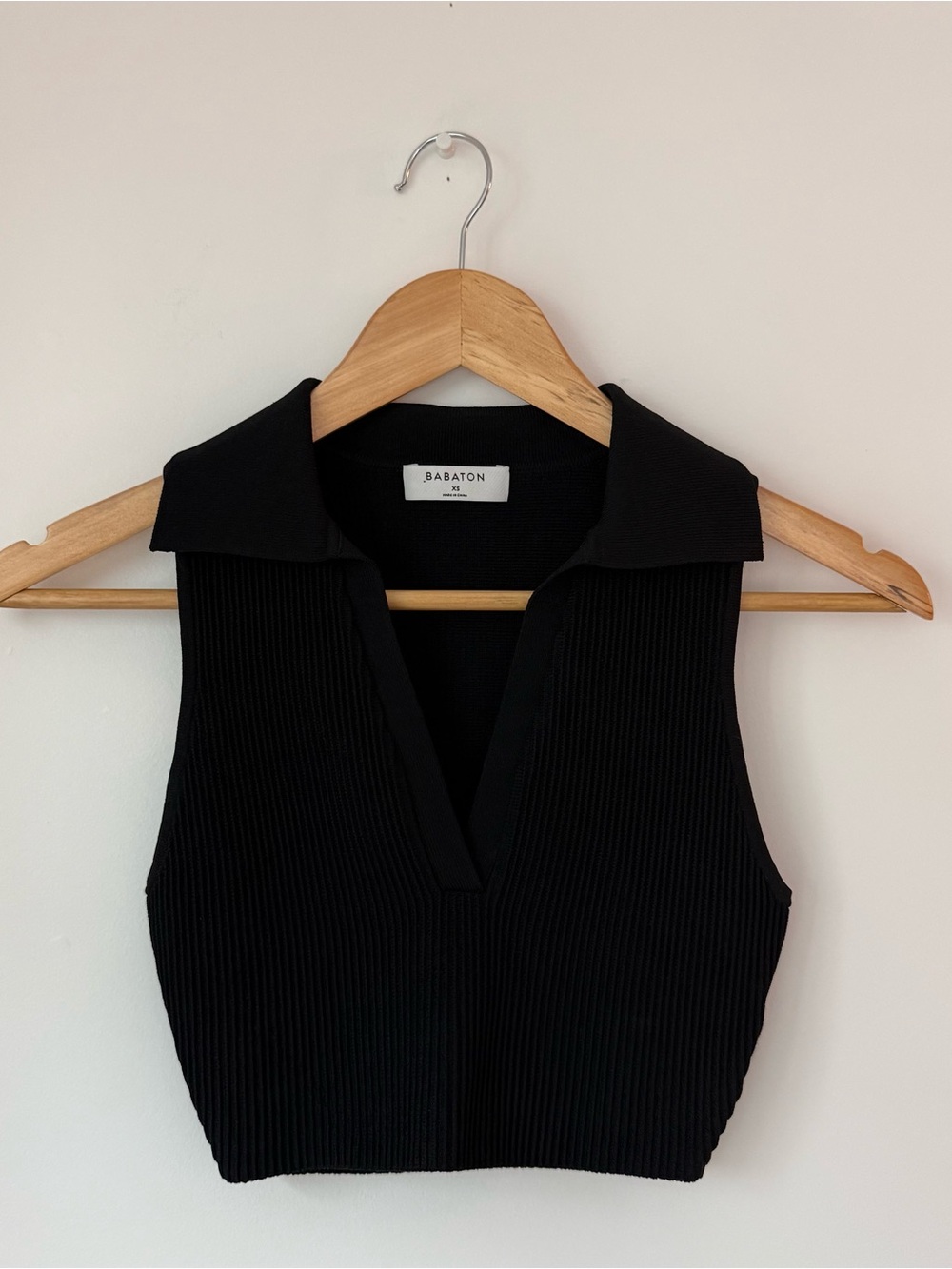 Aritzia Babaton Sculpt Knit Polo Top Black Cropped Ribbed Tank - Womens Size XS